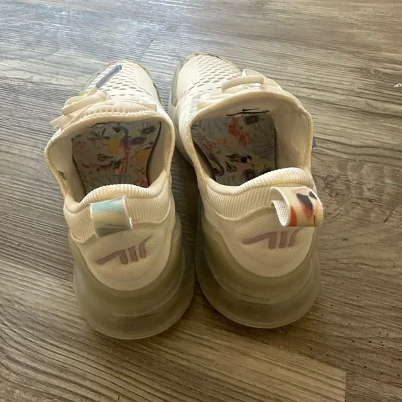 Women nike 270s - Picture 3 of 5